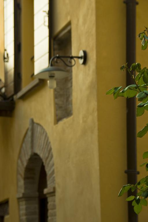 Al Castello Hotel Tavullia Eksteriør billede
