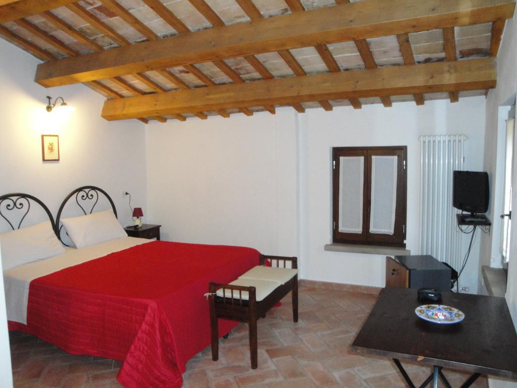 Al Castello Hotel Tavullia Værelse billede