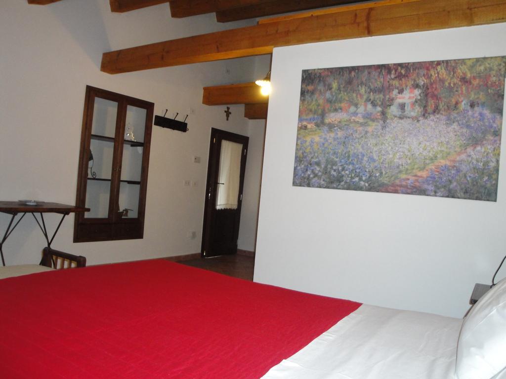 Al Castello Hotel Tavullia Værelse billede