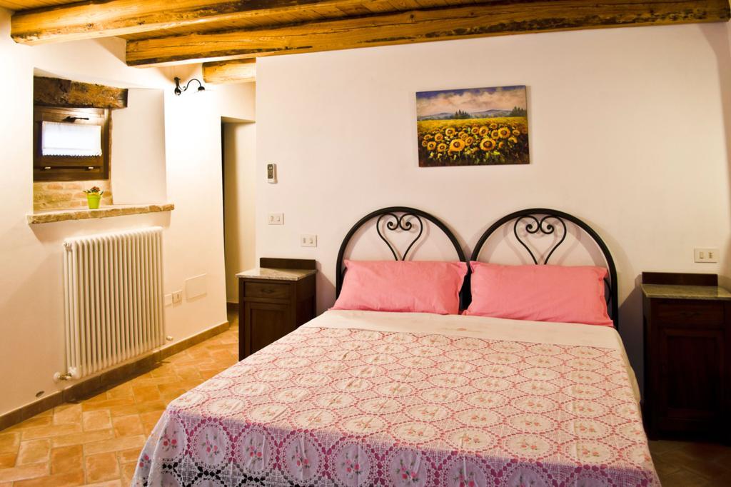 Al Castello Hotel Tavullia Værelse billede